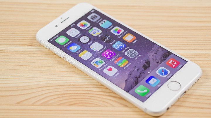 H Apple θέλει να περιορίσει τη χρήση του iPhone